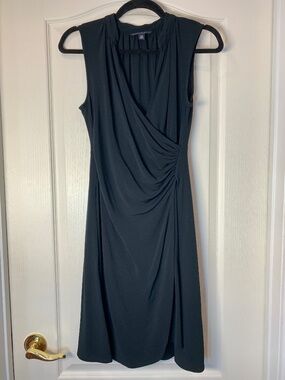 Banana Republic Black Sleeveless Wrap Dress Elegant Draped Waist Size M Travel